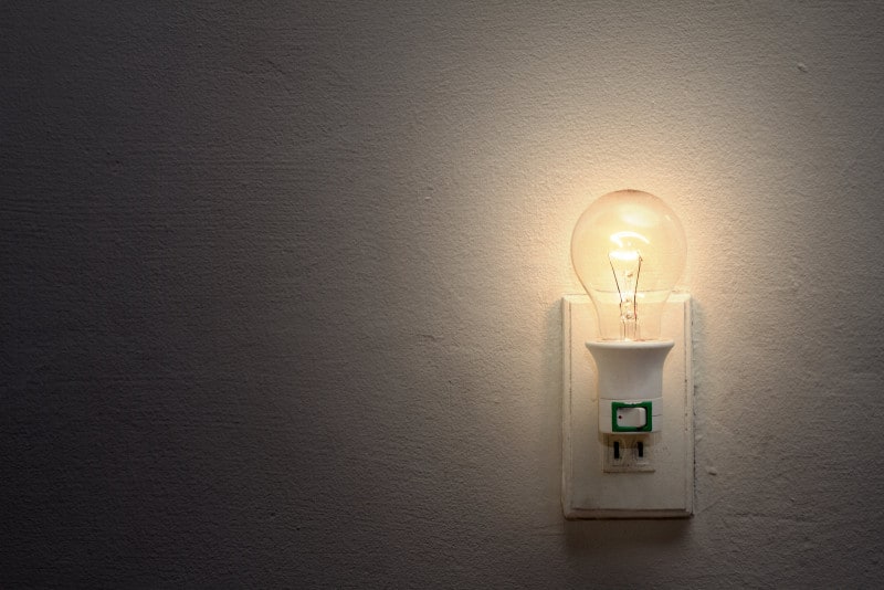 Does-Your-Light-Bulb-Have-A-Loose-Connection